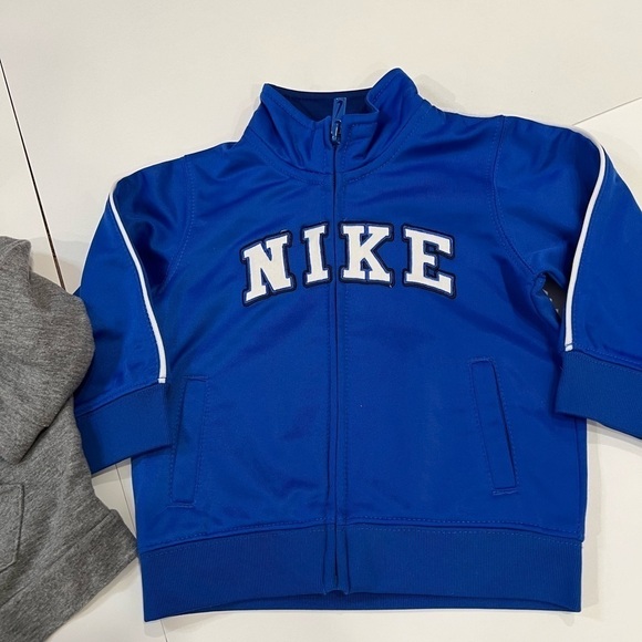 Bundle of 2 Boys Zip Up Sweatshirts Hoodies Size 6-9 Months - Picture 2 of 6